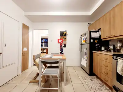 Beau 4 et demi très ensoleillé dans un immeuble situé sur une rue tranquille : Learmonth. Localisati...