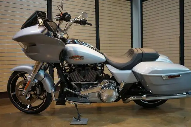 2025 Harley-Davidson FLTRX - Road Glide in Sport Touring in Lethbridge - Image 8