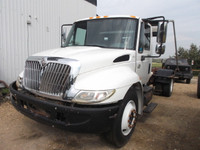 2006 INTERNATIONAL 4300 S/A BIN TRUCK