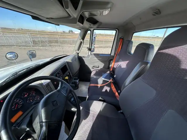 2019 International International 4300 water truck in Heavy Trucks in Regina - Image 14