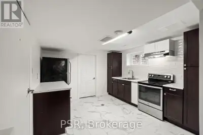 LOWER - 301 BANKSIA COURT Newmarket (Huron Heights-Leslie Valley