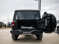 Welcome to 400 Chrysler Dodge Jeep Ram. 3.6L V-6 engine with manual transmission | 4x4 drive system... (image 7)