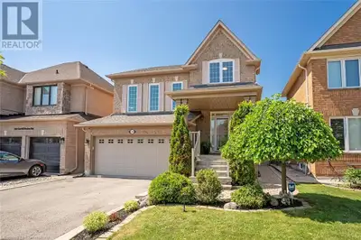Welcome to 5586 Churchill Meadows Blvd – where comfort meets style in one of Mississauga’s most soug...