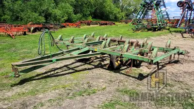 JOHN DEERE 1600 16 Ft Deep Tillage Cultivator 16 Ft width 3 3-bar harrows 11 inch shank spacing 16 i...