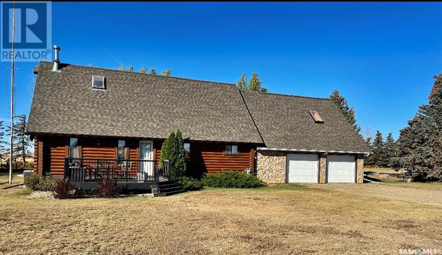 Log House Acreage Loreburn Rm No. 254, Saskatchewan in Houses for Sale in Moose Jaw - Image 3