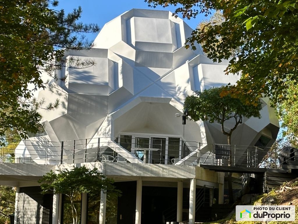 $995,000 - 3 Storey for sale in St-Nicolas — photo 1