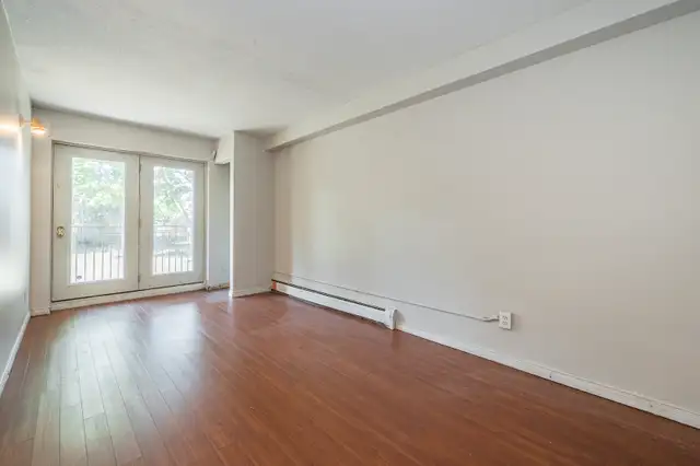 3 Bedroom Student Units Minutes From Laurier! - $500 Gift Card!! in Room Rentals & Roommates in Kitchener / Waterloo - Image 12