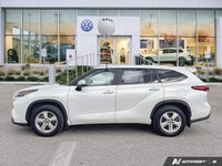 This Toyota Highlander delivers a Intercooled Turbo Regular Unleaded I-4 2.4 L/146 engine powering t... (image 1)