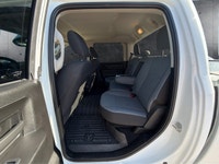 TRAILER HITCH, TRAILER SWAY CONTROL, ELECTRONIC STABILITY, HEATED DOOR MIRRORS, TILT STEERING WHEEL... (image 9)