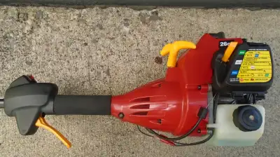 HOMELITE CURVE SHAFT WEEDWACKER, View more