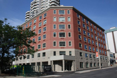 Large One Bedroom Unit in Modern Building Downtown Hamilton