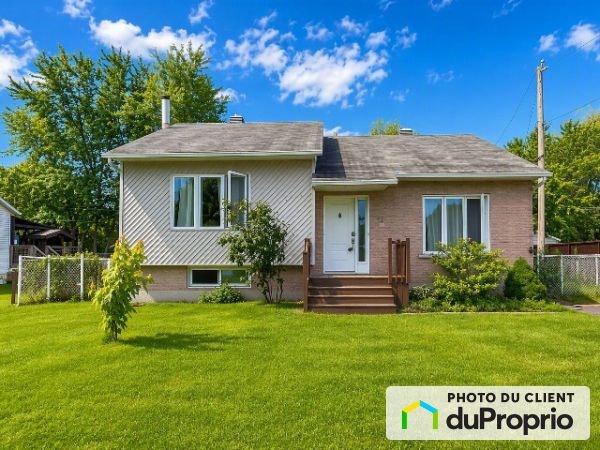 $465,500 - Bungalow for sale in Rougemont — photo 1