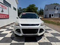 A versatile compact SUV with a comfortable interior, modern convenience features, and efficient perf... (image 1)