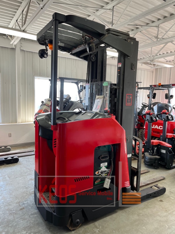 Chariot élévateur reach Raymond 2011 Autres équipements commerciaux et industriels Longueuil