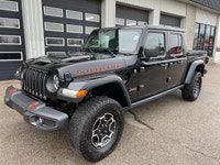 2023 Jeep Gladiator Mojave 4x4 with the 3.6L V6, automatic transmission, and only 44,003kms! Clean h... (image 1)
