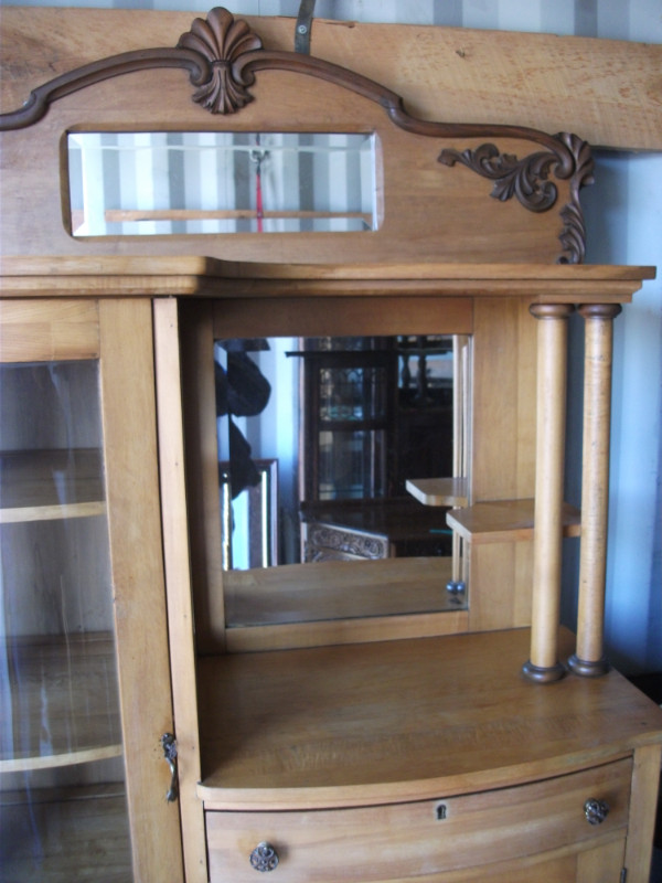 Antique Maple Showcase and Sideboard in Arts & Collectibles in Belleville - Image 2
