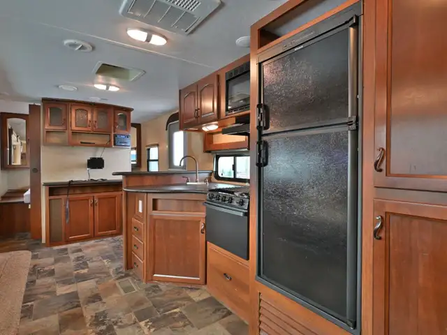 2013 LaCrosse 292BHS in Travel Trailers & Campers in St. Albert - Image 16