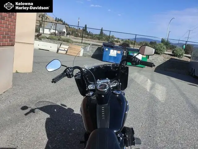 2018 Harley-Davidson FLHC - Softail Heritage Classic in Street, Cruisers & Choppers in Kelowna - Image 15