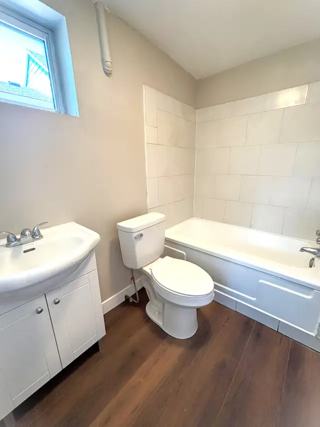 Newly Renovated 1 Bedroom Apartments Available | 721 Devine St in Long Term Rentals in Sarnia - Image 16