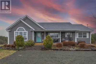 This exceptional Nova Scotia estate truly has it all. Set on 187 acres of picturesque countryside, t...
