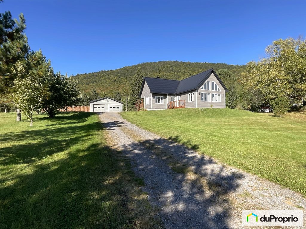 $530,000 - Bungalow for sale in Stoneham — photo 1