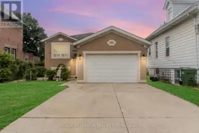 Attention Homeowners & Investors! Just steps away from the waterfront, minutes to the University of...