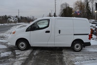 Clean Carfax, Bluetooth, Backup Camera, Dual sliding door, Power locks and mirrors, Fuel efficient,... (image 1)