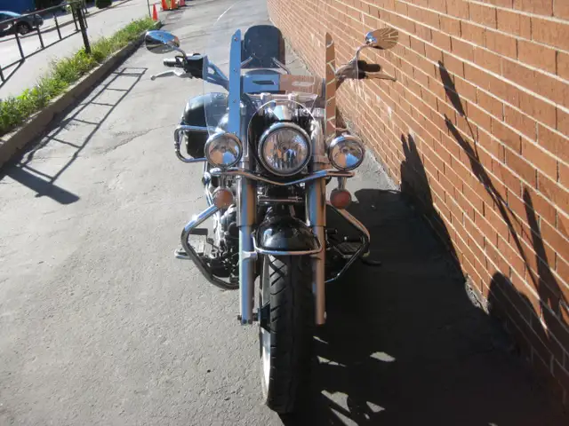 2010 YAMAHA V-STAR 950 TOURER in Street, Cruisers & Choppers in City of Toronto - Image 4
