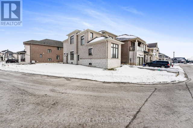 7 BALLANVIEW CRT Whitchurch-Stouffville, Ontario in Houses for Sale in Markham / York Region - Image 3