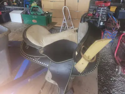 Selle western avec sangle, View more