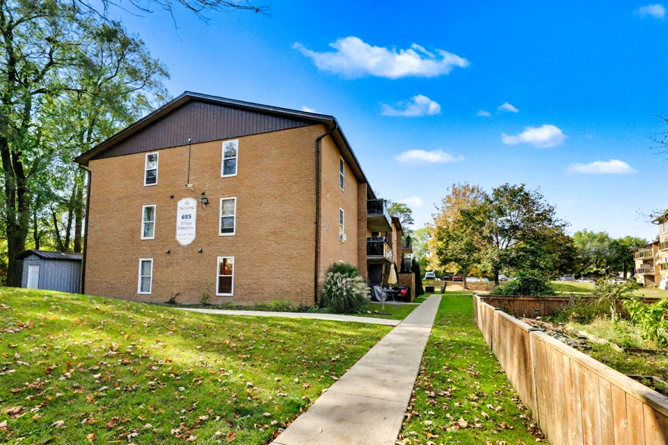 Park Place on Village Green Apartments - 1 Bedroom, 1 Bath A Apa 4