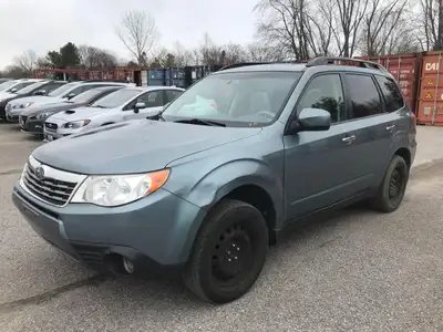 AUTOMATIC RUNS AND DRIVES MESSAGE WITH WHAT YOU NEED ALSO HAVE SOME PARTS IN GREY (DOORS)