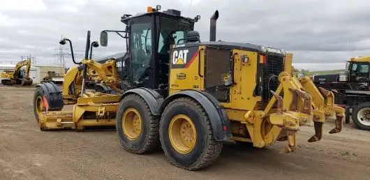 160M AWD - 2015 in Heavy Equipment in Saskatoon - Image 5
