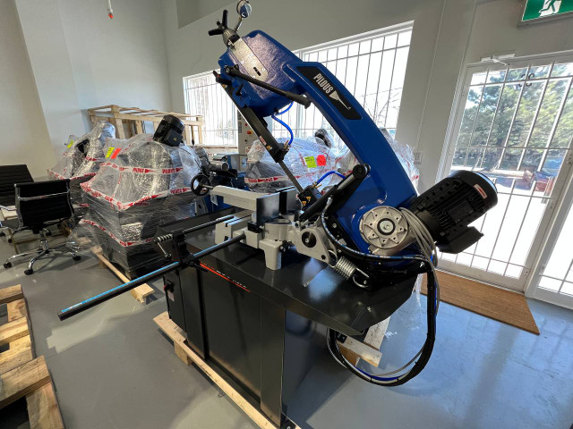 10" Bandsaw | Metal bandsaw | metal cutting bandsaw ARG260PLUS E in Power Tools in Mississauga / Peel Region - Image 2