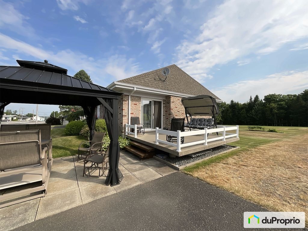 $348,000 - Bungalow for sale in St-Neree — photo 3