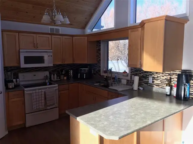 *** NEW PRICE *** 15 Min West of Meadow Lake63436972179201121