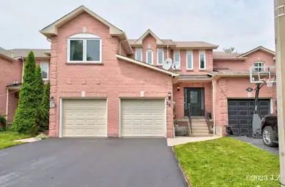 Spacious Basement Room for Rent Brock St & Taunton Rd, Whitby Prime Location: Located at Brock St an...