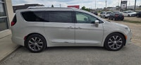 ONE OWNER, NO ACCIDENTS, LOADED LOADED LIMITED MODEL. Engine: V6 Cylinder Engine 3.6L L/100Km City:... (image 3)