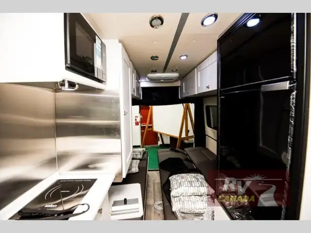 2025 Roadtrek Roadtrek Zion Slumber in RVs & Motorhomes in Ottawa - Image 12