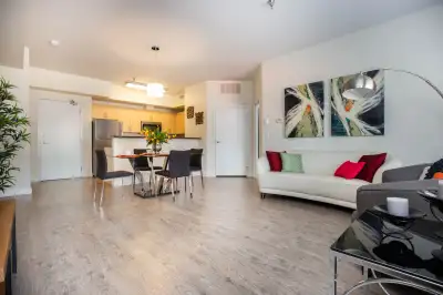 Convenient Room for FEMALE - Available July 1st!