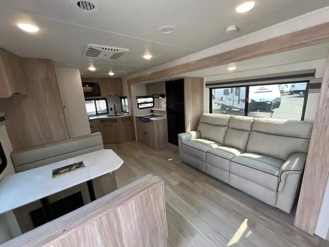 2025 Winnebago Access in Travel Trailers & Campers in Terrace - Image 10