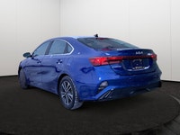 This Kia Forte has a dependable Regular Unleaded I-4 2.0 L/122 engine powering this Variable transmi... (image 3)