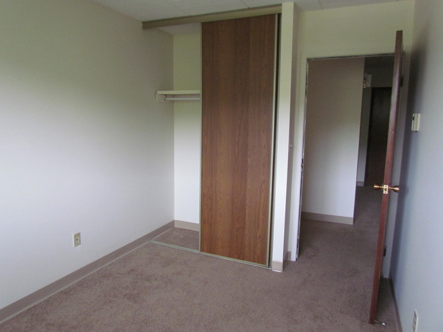 All Inclusive Spacious  2bdrm  Apartment - 392 Airport Rd in Long Term Rentals in North Bay - Image 4