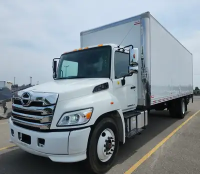 2023 Hino L7 26 Feet Box Tailgate Cummins ISB Engine Allison Automatic Transmission 4,400 Lbs Alumin...