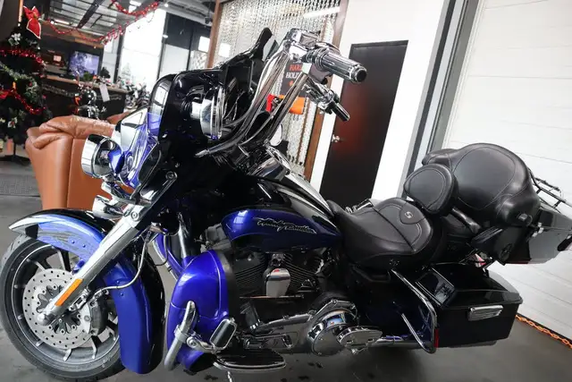 2011 Harley-Davidson FLHTCUSE8 - CVO Ultra Classic Electra Glide in Sport Touring in Strathcona County - Image 6