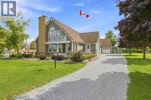 3932 St Clair PARKWAY Port Lambton, Ontario in Houses for Sale in Chatham-Kent - Image 2