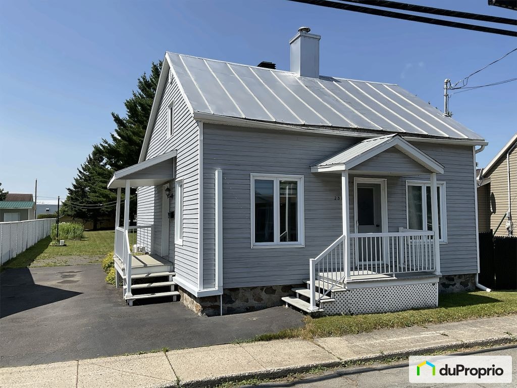 $275,000 - 1 1/2 Storey for sale in Plessisville — photo 1