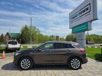 2019 Infiniti QX50 Luxe AWD with 103,000kms. Nicely equipped with Leather, Panoramic Sunroof, Alloys... (image 7)