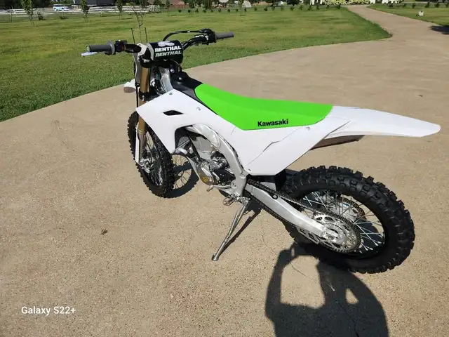  2024 KAWASAKI KX250-GREEN! in Dirt Bikes & Motocross in Edmonton - Image 3