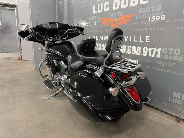 2015 Yamaha V-Star 1300 Deluxe in Street, Cruisers & Choppers in Drummondville - Image 10
